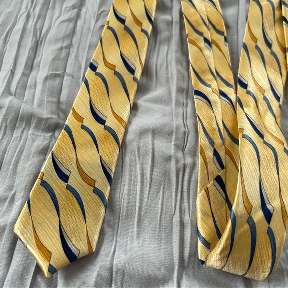 ⭐️ 2 for $10!! ⭐️ Men’s Albert Nipon Necktie - Picture 11 of 11